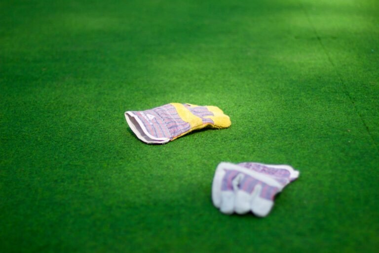 how to clean golf gloves
